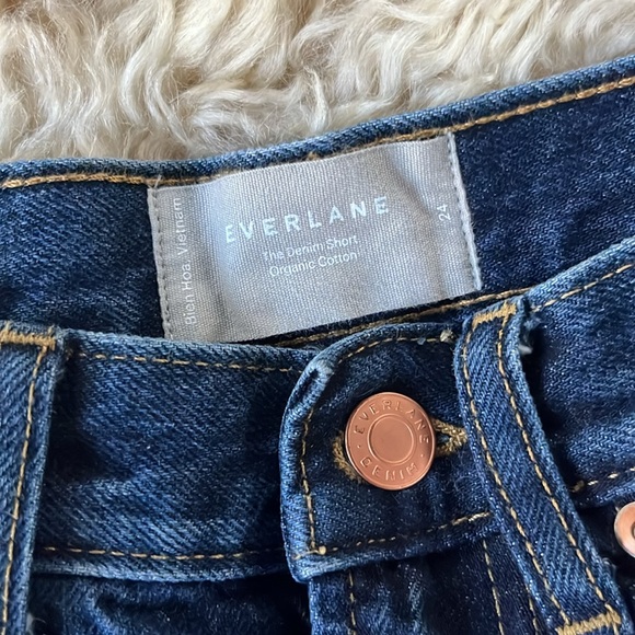 Everlane The Denim Short in Vintage Indigo - Picture 3 of 5